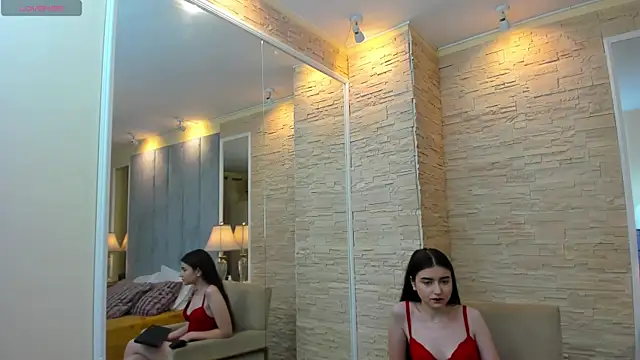 Snapshot of tenny_shy chatting on June 24, 2026, 7:35 pm tenny shy online show from June 24, 2026, 7:35 pm