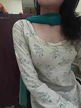 zoya baby  online show from July 28, 2026, 3:32 pm