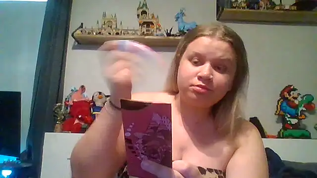 prettybabygurl04 online show from May 5, 2026, 7:44 pm