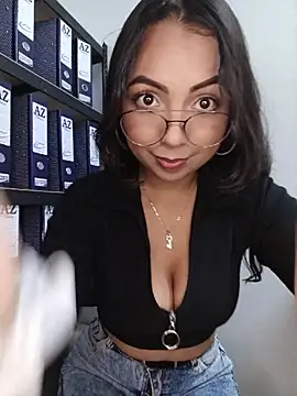 JENNIFER  03 online show from June 9, 2026, 5:02 pm