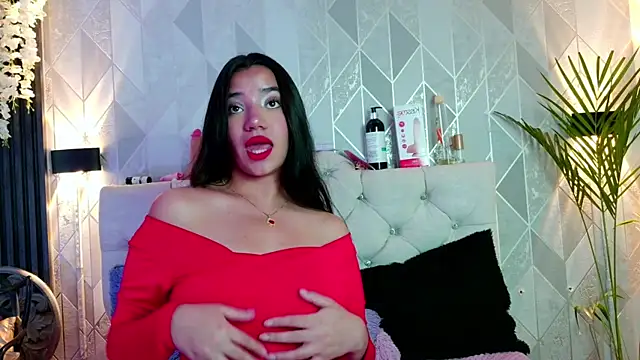 Zaira bonny online show from June 6, 2026, 9:19 pm