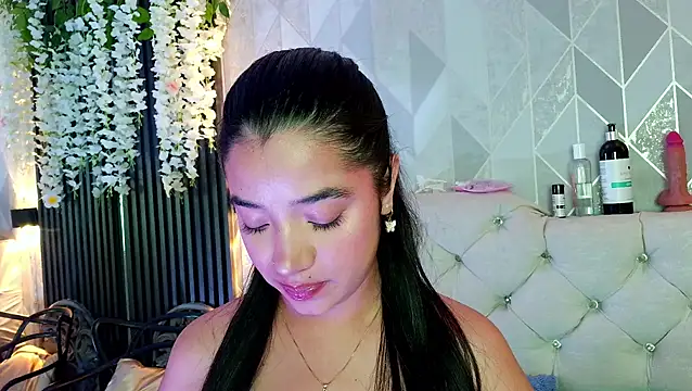 Zaira bonny online show from June 9, 2026, 7:14 pm
