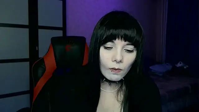 gothicq online show from May 26, 2026, 6:48 pm