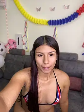 FernandaHils online show from June 16, 2026, 8:55 pm