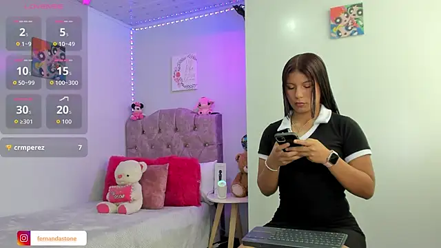 Snapshot of FernandaHils chatting on July 28, 2026, 7:39 pm FernandaHils online show from July 28, 2026, 7:39 pm