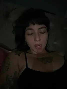 MartinadeCaxias online show from May 14, 2026, 1:01 am