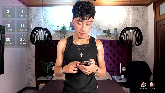 Spencerwhite  online show from May 22, 2026, 7:41 pm