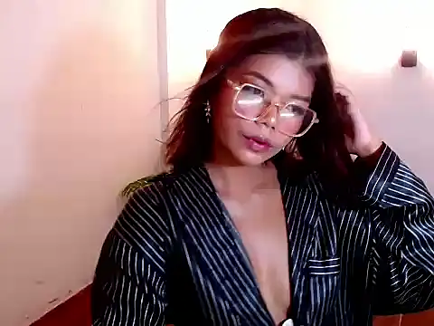 charlene pretty online show from June 17, 2026, 5:54 am