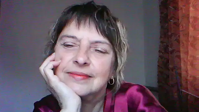 ElizabethGorden online show from May 5, 2026, 3:03 am