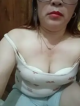 Snapshot of FlowerSexy95 chatting on May 9, 2026, 5:18 pm FlowerSexy95 online show from May 9, 2026, 5:18 pm
