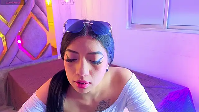 Ey Im simone  online show from May 31, 2026, 12:56 pm