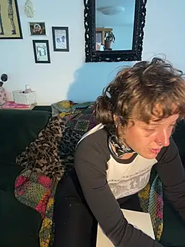 Snapshot of EmilieBraun chatting on May 21, 2026, 11:39 am EmilieBraun online show from May 21, 2026, 11:39 am