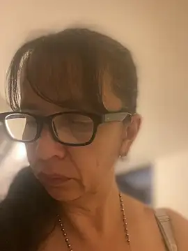 Soy Camila8 online show from May 8, 2026, 12:05 am