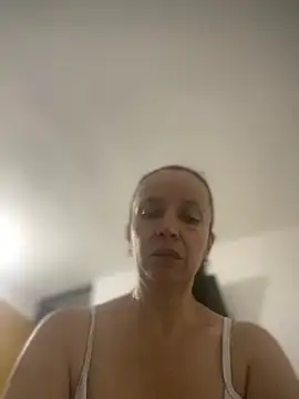 Snapshot of Soy_Camila8 chatting on June 2, 2026, 1:18 am Soy Camila8 online show from June 2, 2026, 1:18 am