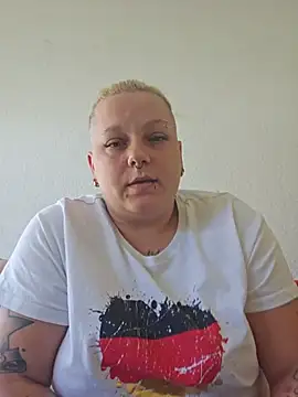Lady Peggi online show from June 14, 2026, 9:22 am