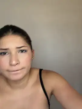 VioletaSanchez24 online show from July 17, 2026, 6:35 pm