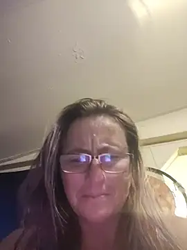 Snapshot of Queenle91 chatting on May 15, 2026, 11:45 pm Queenle91 online show from May 15, 2026, 11:45 pm