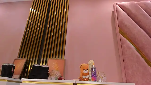 Anny bakers  online show from July 28, 2026, 4:39 pm