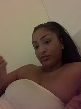 juicyprincess66 online show from May 12, 2026, 7:55 pm