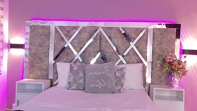 ParisRose  online show from July 15, 2026, 7:41 pm