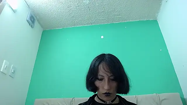 amoremerchmar online show from June 17, 2026, 3:09 am