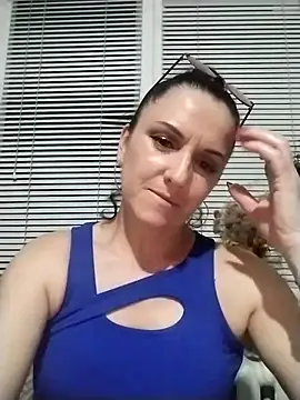 MillaMia45 online show from May 16, 2026, 7:12 pm