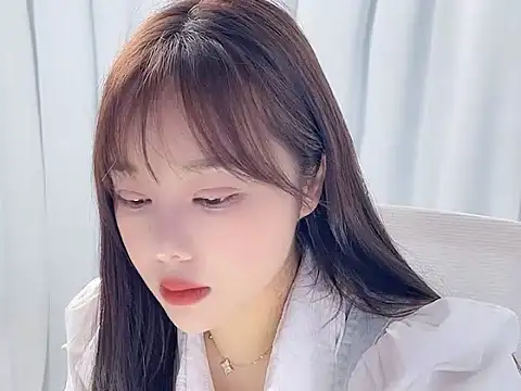 Qingqing19 online show from May 18, 2026, 1:56 am
