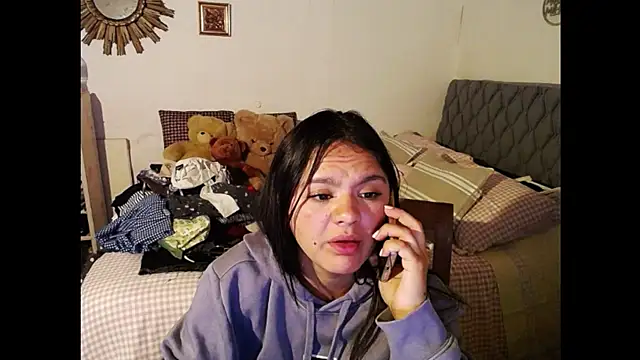 Petiteonline online show from May 7, 2026, 8:14 pm