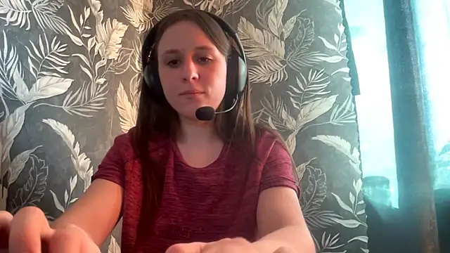 AdeliaMallas online show from May 6, 2026, 3:39 pm