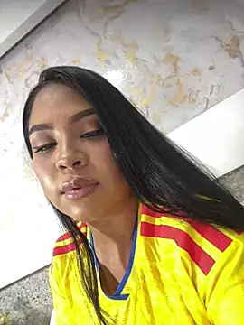 Snapshot of SelenaBella_ chatting on July 7, 2026, 6:34 pm SelenaBella online show from July 7, 2026, 6:34 pm