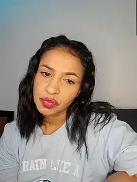 mell0102 online show from June 3, 2026, 1:03 pm