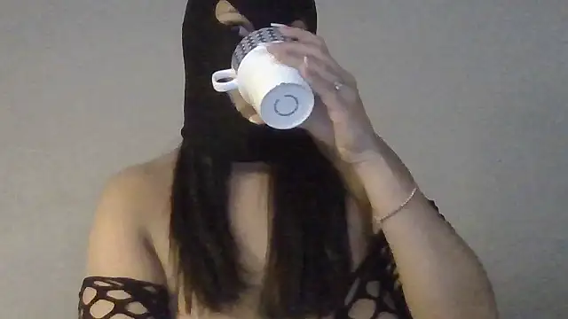 perlechaudasse online show from May 6, 2026, 8:58 pm