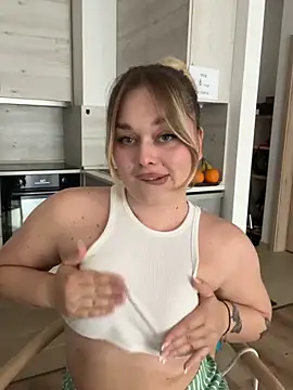 lilixcake online show from May 17, 2026, 1:29 pm