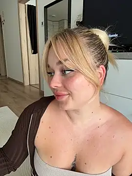 lilixcake online show from July 12, 2026, 1:46 pm