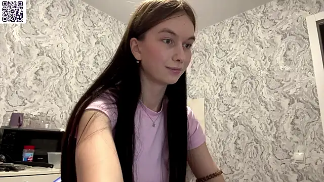 HinaDesire online show from May 11, 2026, 9:12 pm