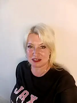 Snapshot of MollyyJoyy chatting on May 13, 2026, 2:47 pm MollyyJoyy online show from May 13, 2026, 2:47 pm