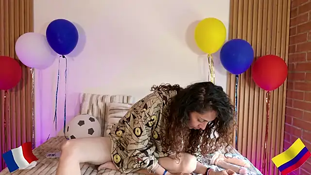 alissonandree online show from June 19, 2026, 6:56 pm