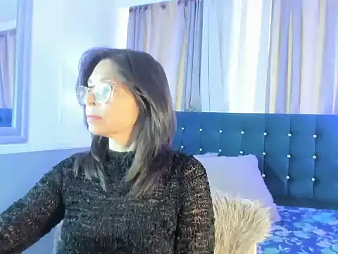 Snapshot of lena_gray chatting on June 10, 2026, 1:43 pm lena gray online show from June 10, 2026, 1:43 pm