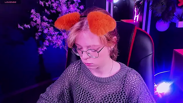 FoxxyyPolly online show from June 1, 2026, 5:31 am