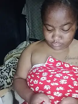 ChubbyMidgetxxx19 online show from June 17, 2026, 7:37 pm