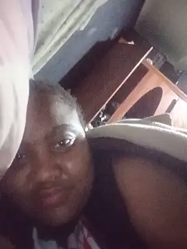 ChubbyMidgetxxx19 online show from June 19, 2026, 3:33 am