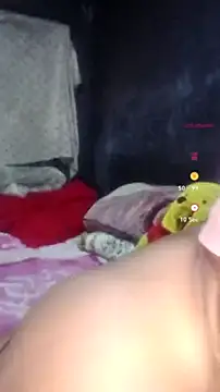 ChubbyMidgetxxx19 online show from July 7, 2026, 5:06 pm