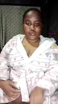 ChubbyMidgetxxx19 online show from July 15, 2026, 5:40 pm