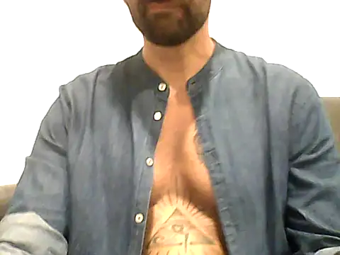Alessandromagno8 online show from May 11, 2026, 4:04 pm
