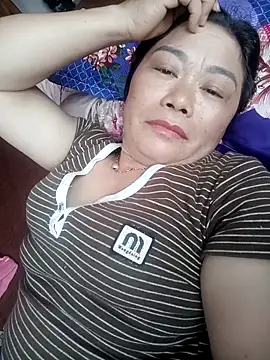 Snapshot of -Lytina- chatting on May 11, 2026, 7:36 am -Lytina- online show from May 11, 2026, 7:36 am