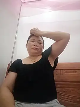 Snapshot of -Lytina- chatting on May 13, 2026, 2:14 pm -Lytina- online show from May 13, 2026, 2:14 pm