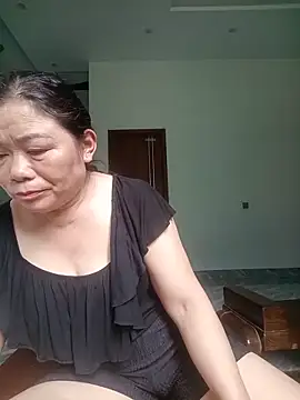Snapshot of -Lytina- chatting on May 19, 2026, 1:56 am -Lytina- online show from May 19, 2026, 1:56 am