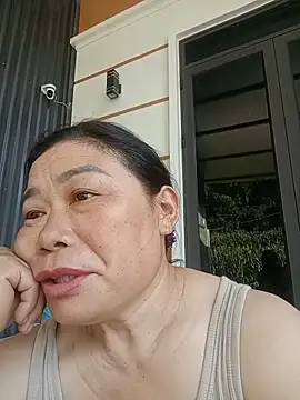 Snapshot of -Lytina- chatting on May 25, 2026, 11:44 pm -Lytina- online show from May 25, 2026, 11:44 pm
