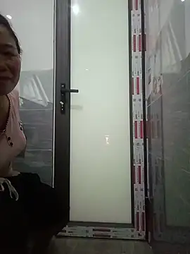 Snapshot of -Lytina- chatting on May 27, 2026, 6:21 am -Lytina- online show from May 27, 2026, 6:21 am