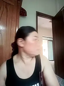 Snapshot of -Lytina- chatting on May 27, 2026, 11:24 pm -Lytina- online show from May 27, 2026, 11:24 pm